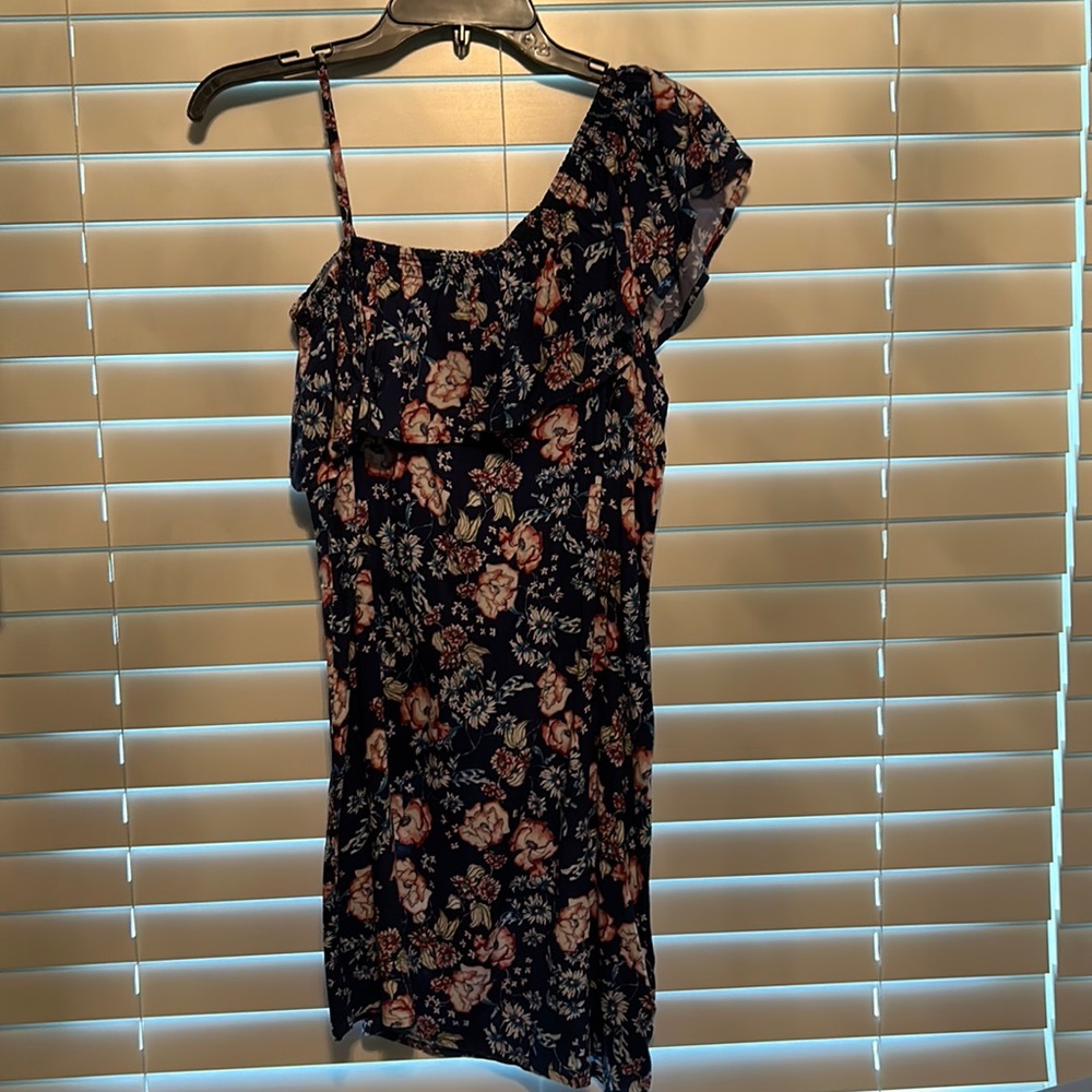 Gorgeous floral for summertime! It's a happy dress!